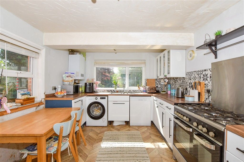Property photo 2 of 12 Kitchen