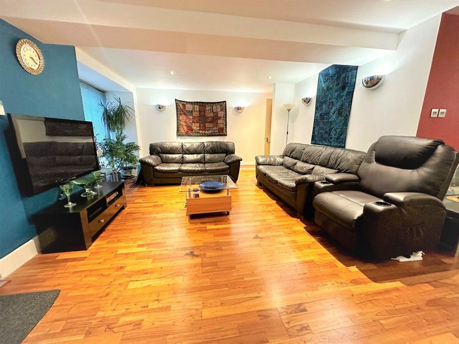 Property photo 3 of 13 Jpg