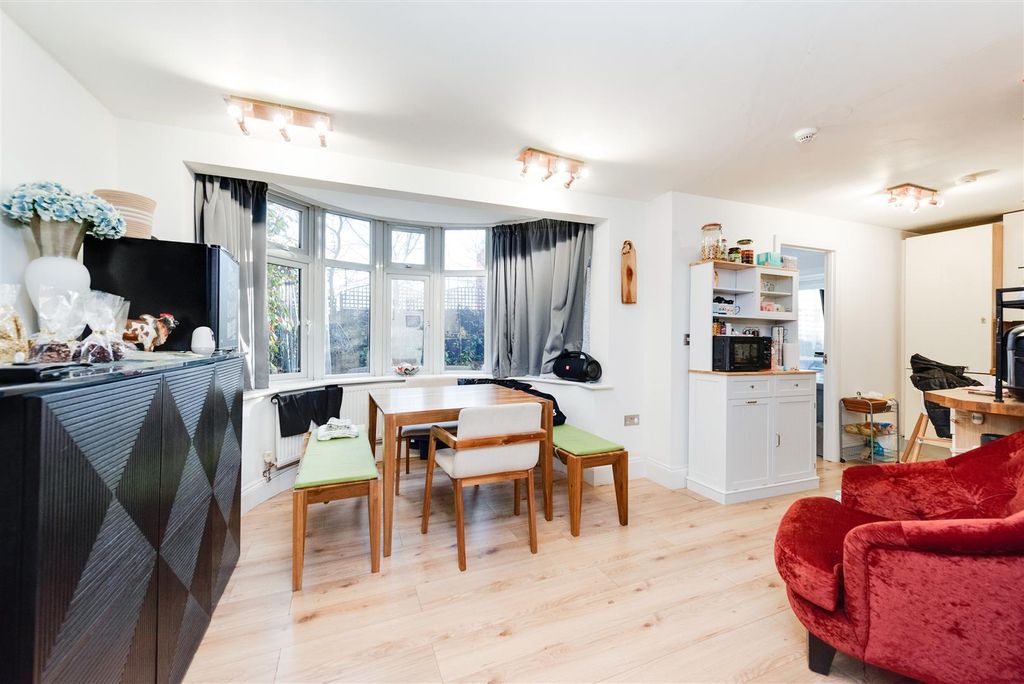 Property photo 3 of 13 51840 Hi Res (3).Jpg