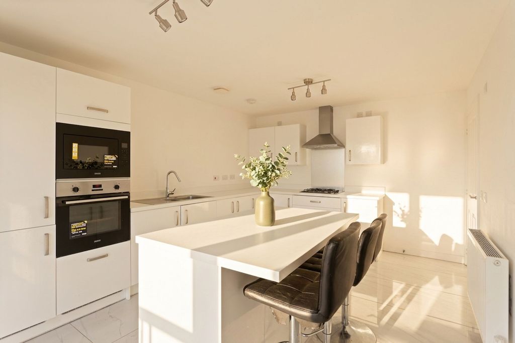 Property photo 2 of 44 Kitchen