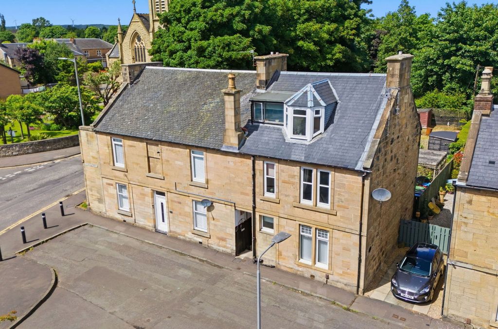 Property photo 2 of 26