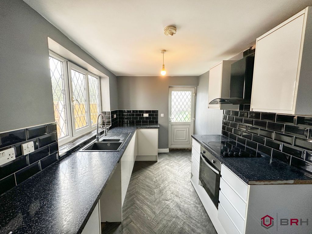 Property photo 2 of 26