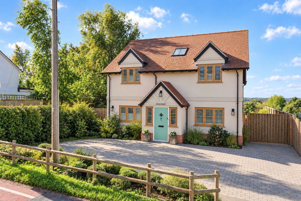 Property photo 1 of 4 Sunny Country House With Mint Door