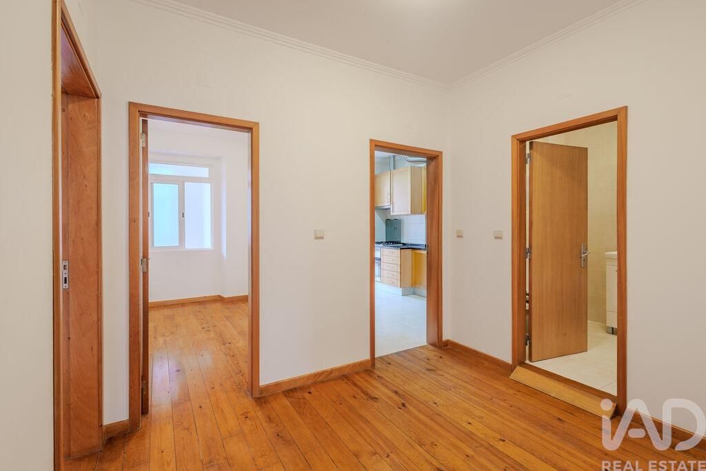 Property photo 2 of 39