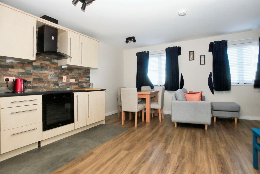 Property photo 3 of 15