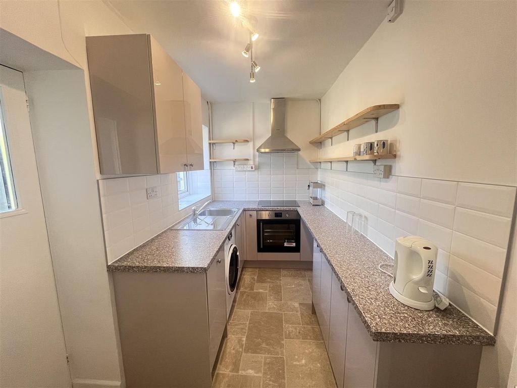 Property photo 2 of 12 Kitchen