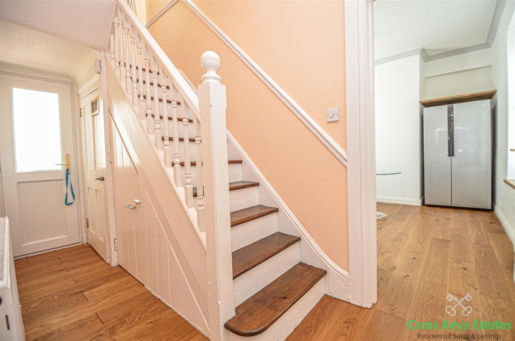 Property photo 3 of 24 Hall