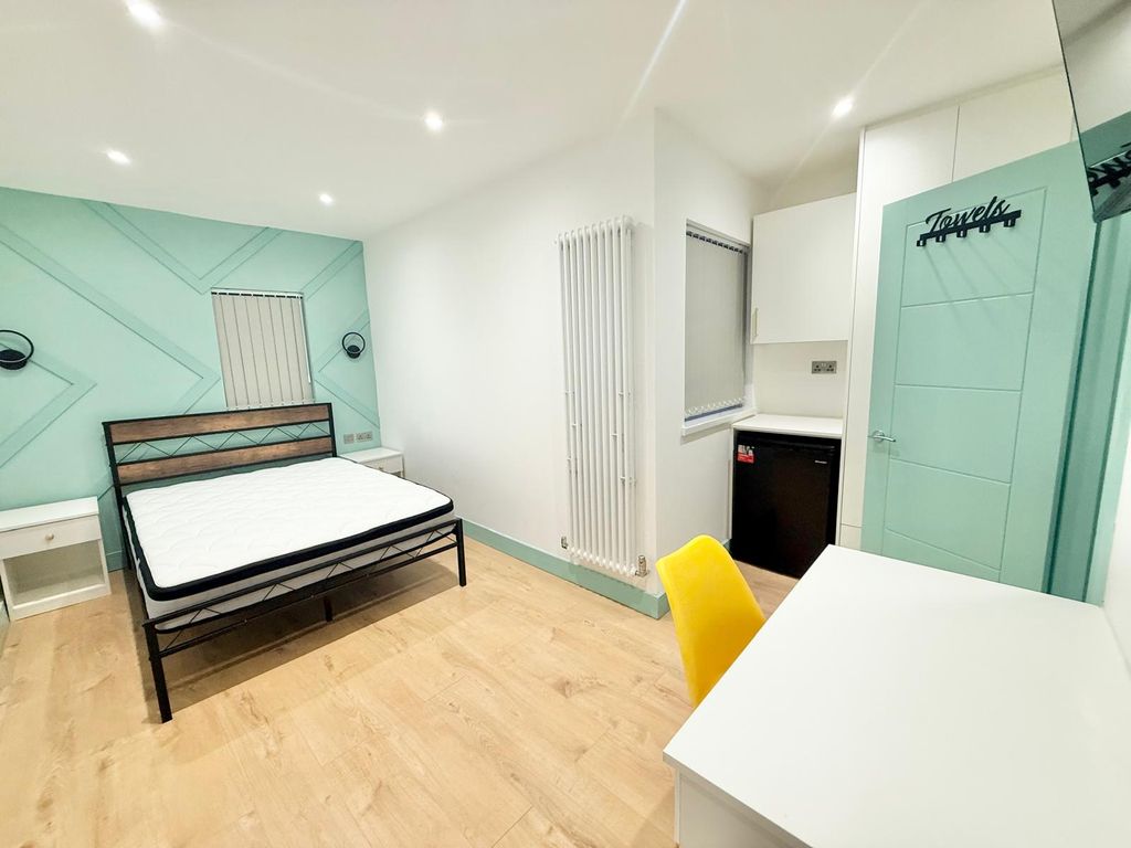 Additional image 6 of 6 bed shared accommodation to rentFrindsbury Road, Rochester Strood ME2