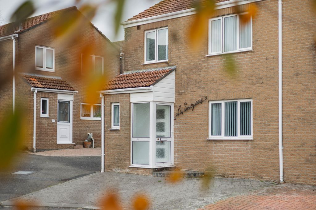 Property photo 1 of 20