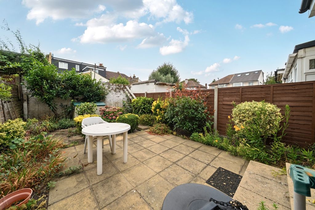 Property photo 3 of 11 Picture No. 02