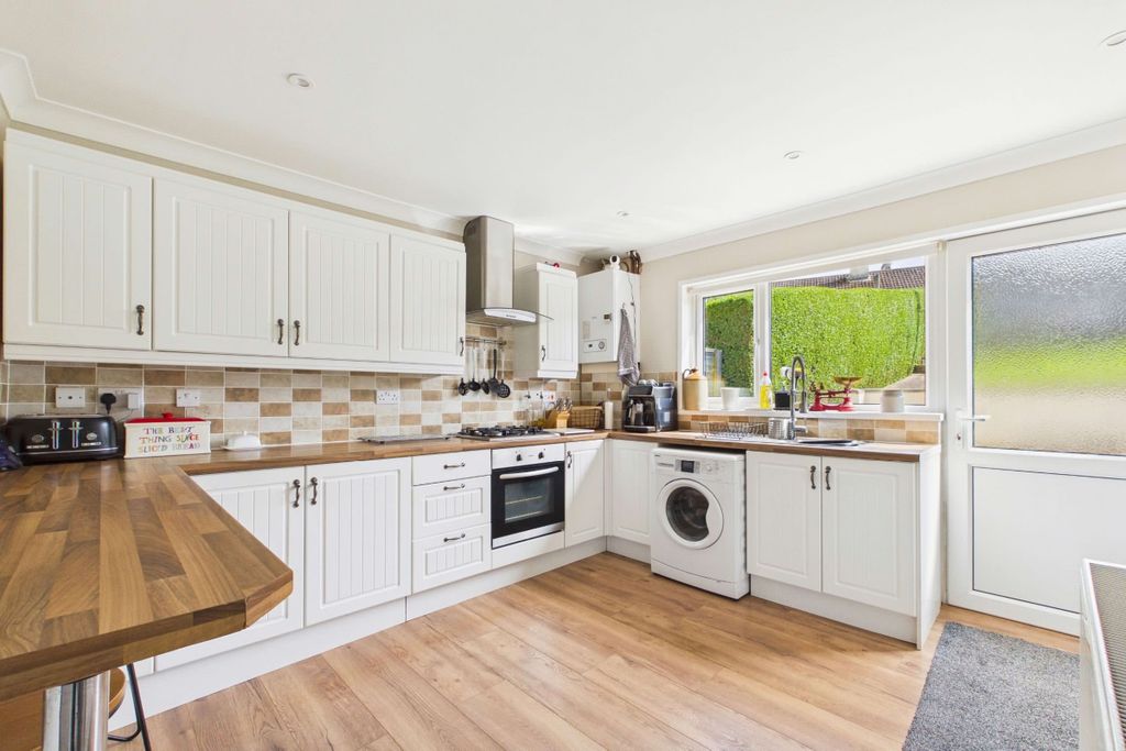 Property photo 2 of 21