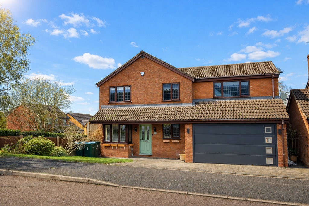 Property photo 1 of 25 Front (Exterior)