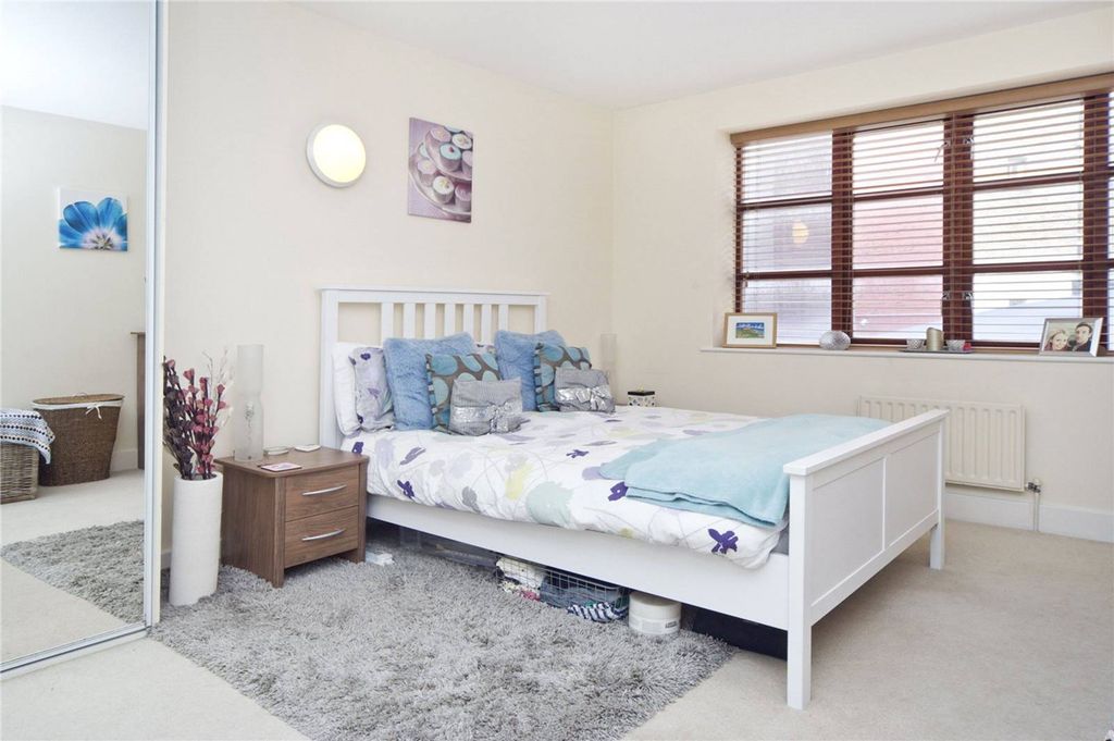 Property photo 2 of 3