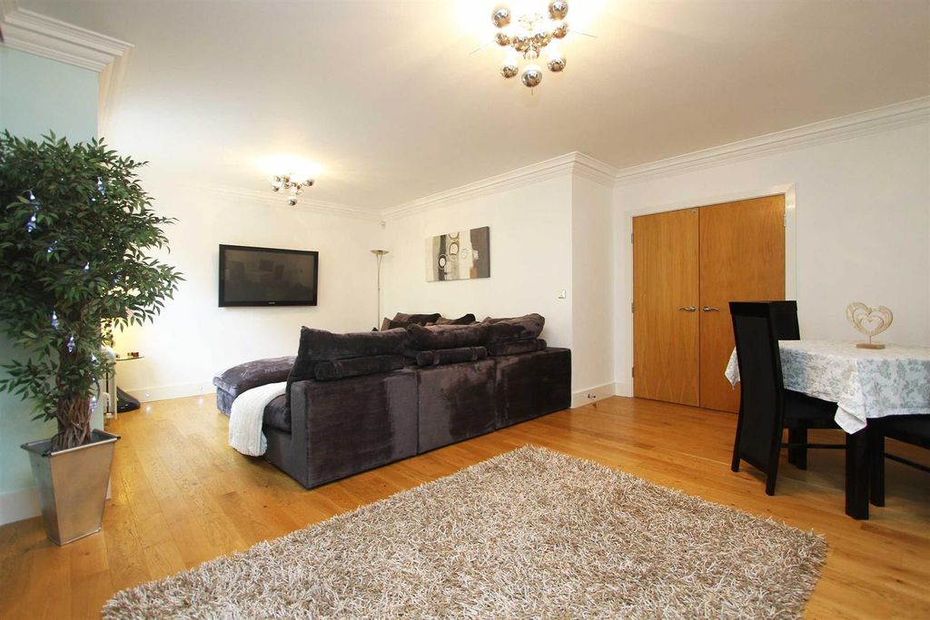 Property photo 2 of 8 2