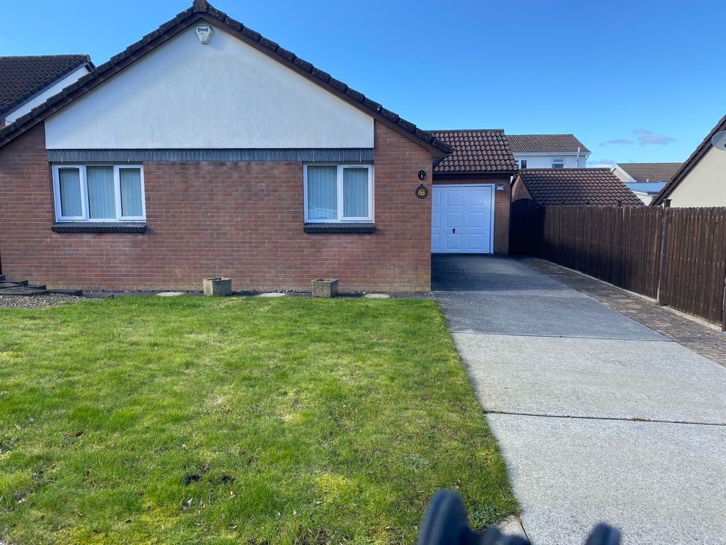 Property photo 1 of 11 Front