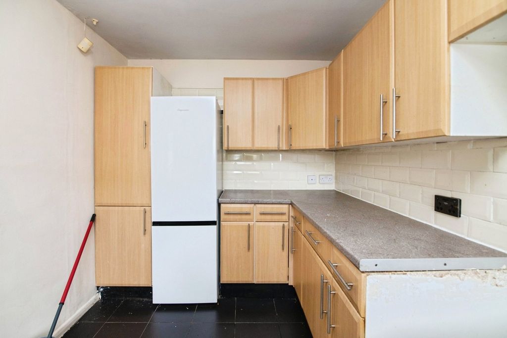 Property photo 2 of 13 Picture No. 01