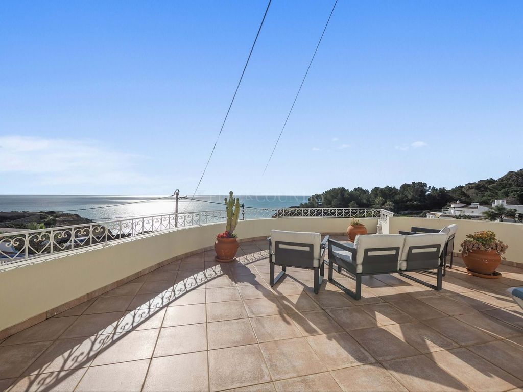 Property photo 1 of 30