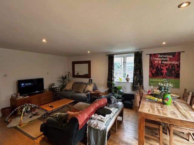 Property photo 3 of 10 4