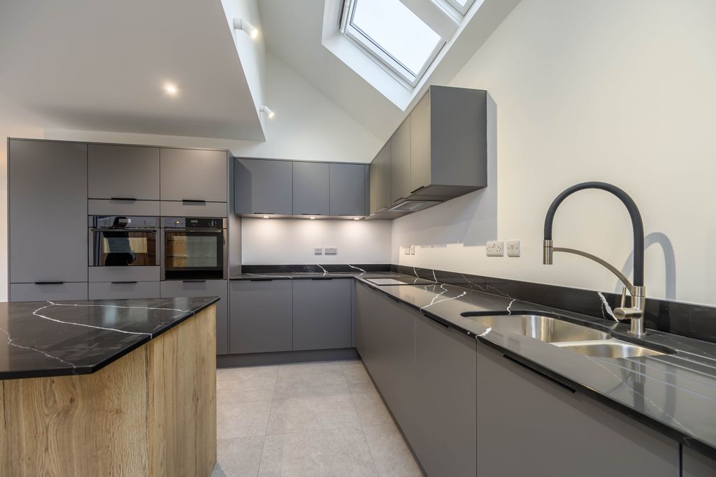 Property photo 3 of 24 Dsc_4553-Hdr