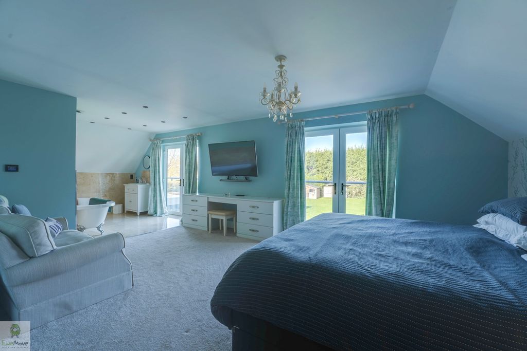 Property photo 2 of 20 Dsc06979-Dsc06983