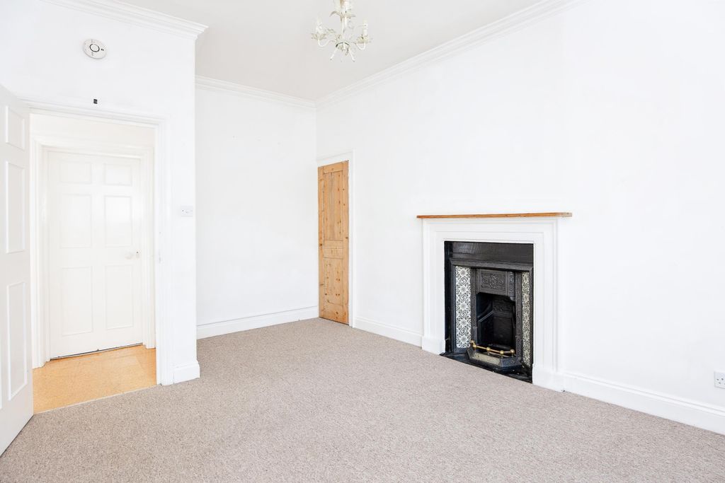 Property photo 2 of 6 Living Room
