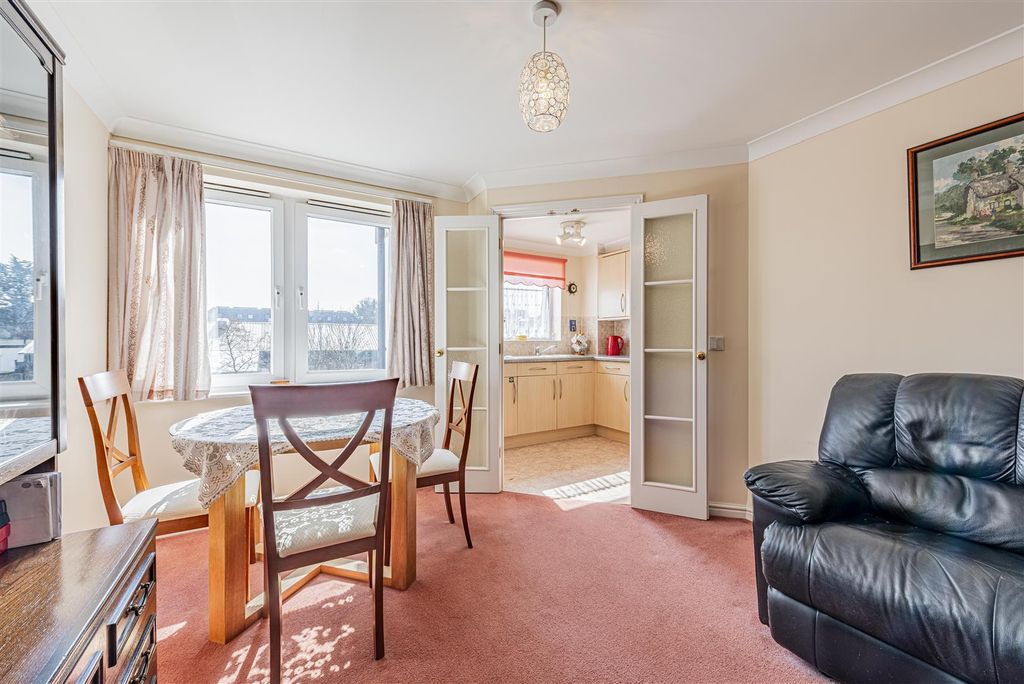 Property photo 2 of 21 1 Bedroom Apartment For Sale In Margate By Guildcr