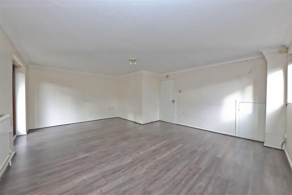 Property photo 3 of 12 Img_2328_1.Jpg