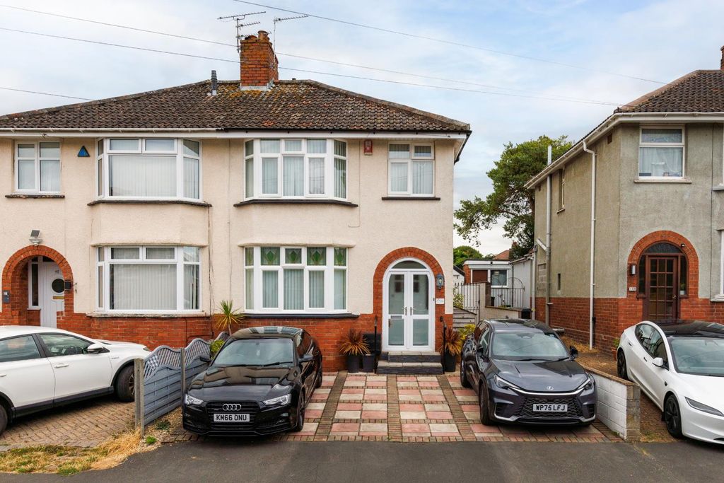 Property photo 2 of 28 110 Grittleton Road-32.Jpg