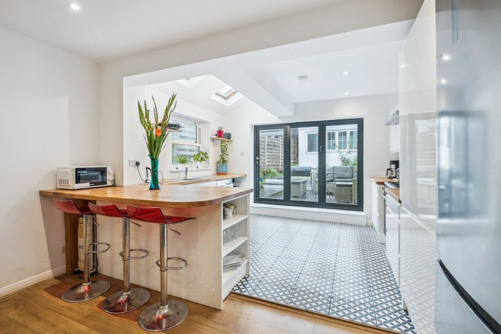 Property photo 1 of 19