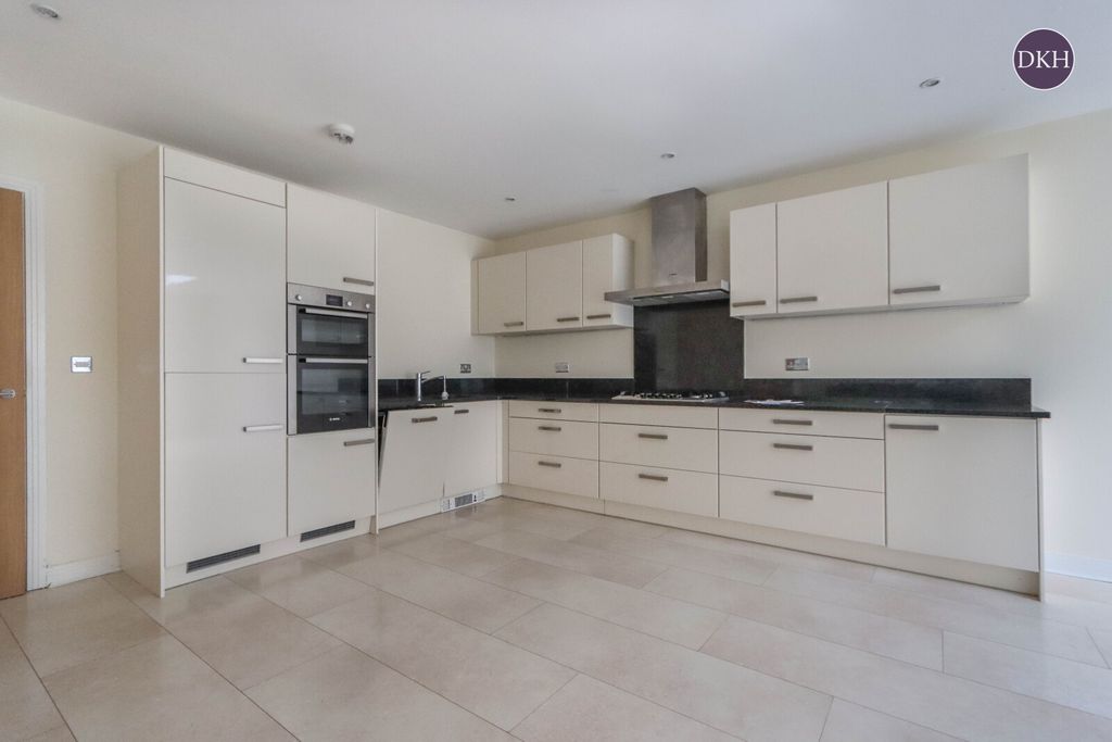 Property photo 2 of 16 Picture No. 26