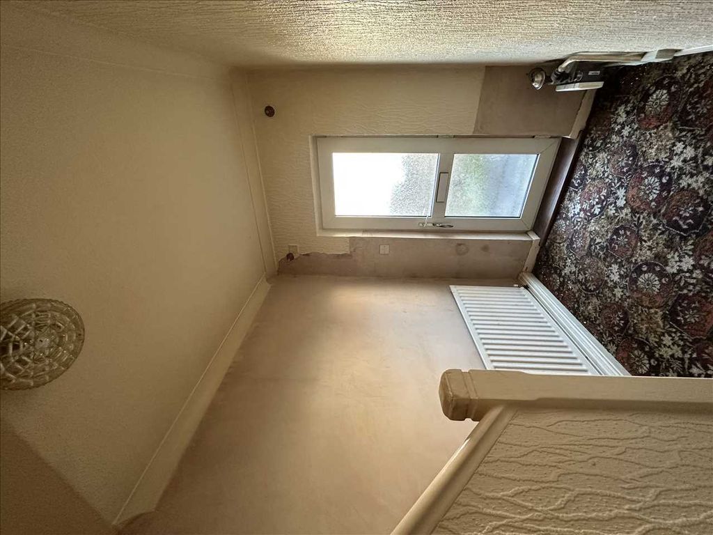 Property photo 2 of 12 Ground Floor