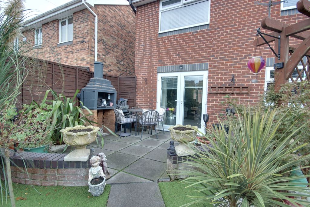 Property photo 2 of 21 1 Garden B