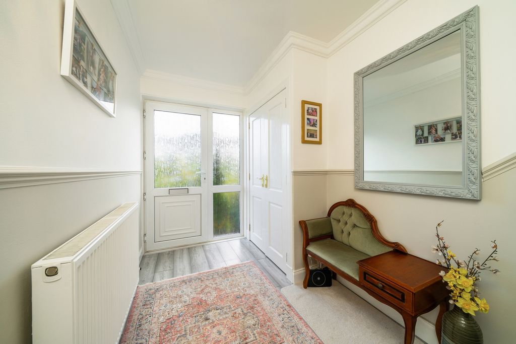 Property photo 3 of 32 Photo 9