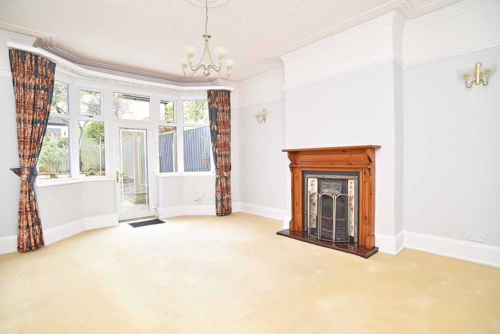 Property photo 2 of 10 App_1936