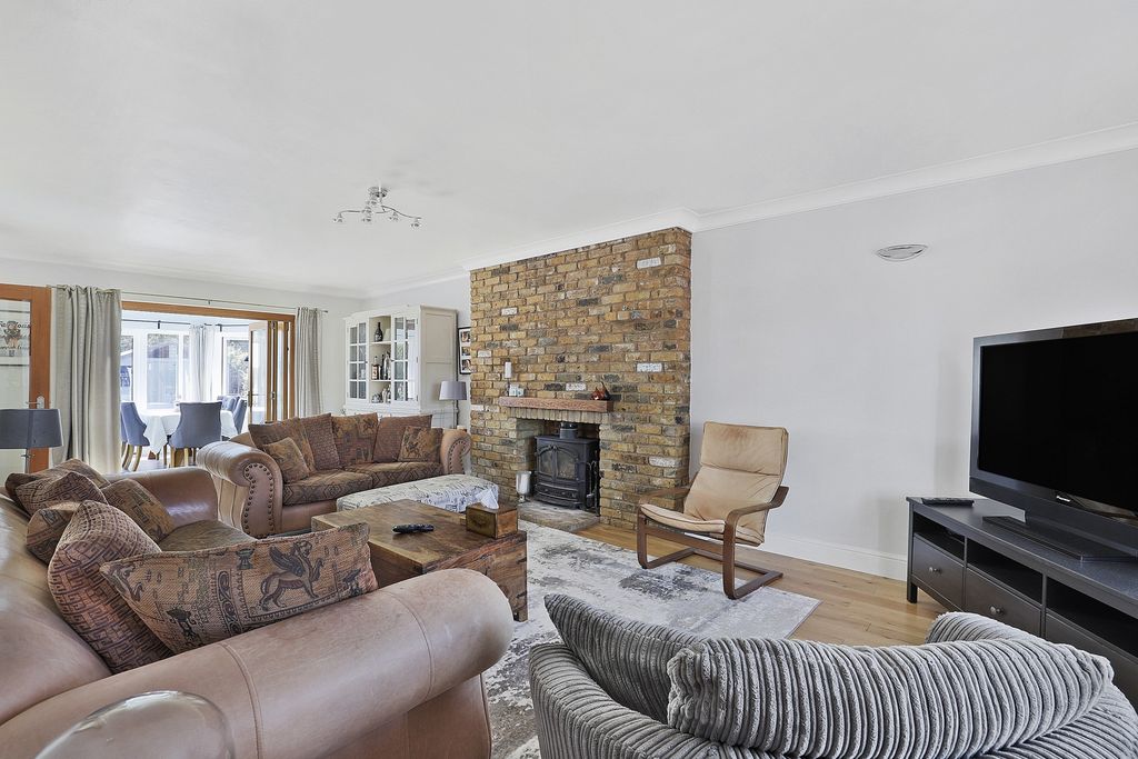 Property photo 3 of 38 Photo 27