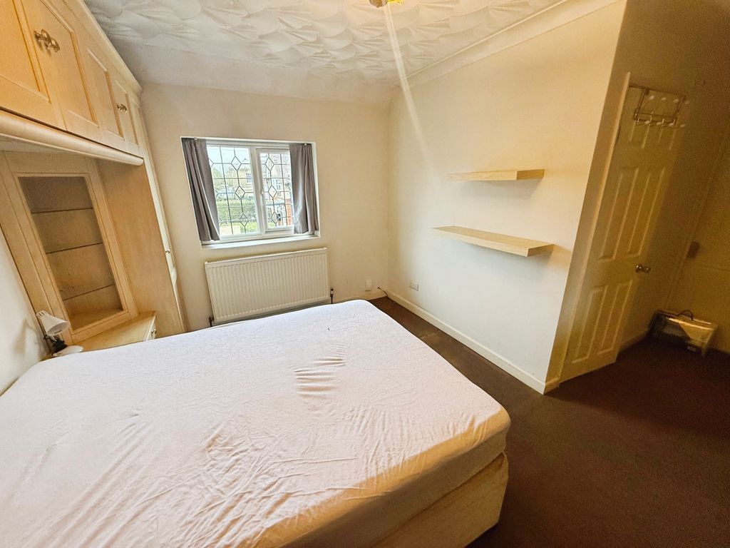 Property photo 3 of 10 F5515221-Img_2093