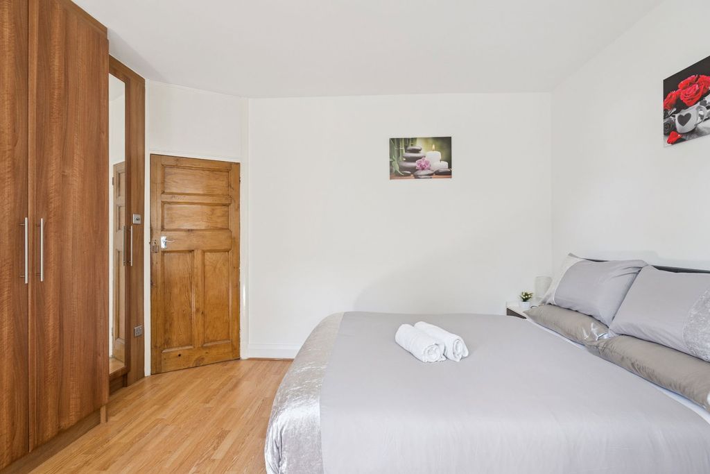 Additional image 7 of 2 bed maisonette for saleWest End Avenue, Pinner, Middlesex HA5