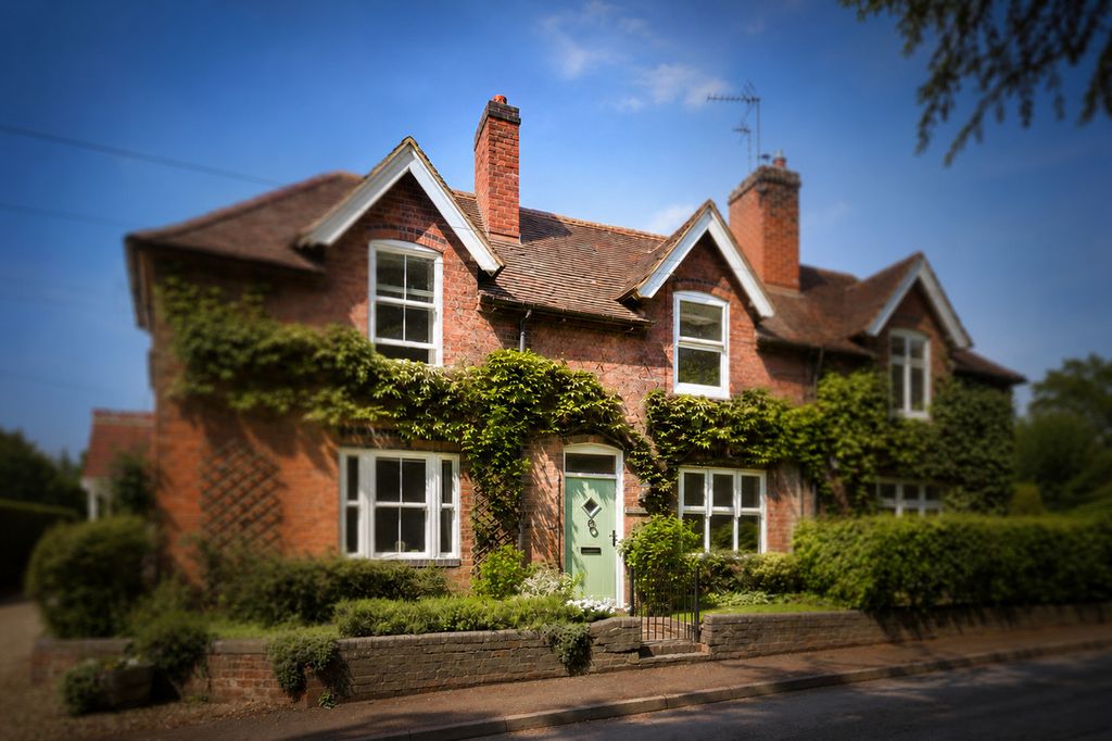 Property photo 2 of 37