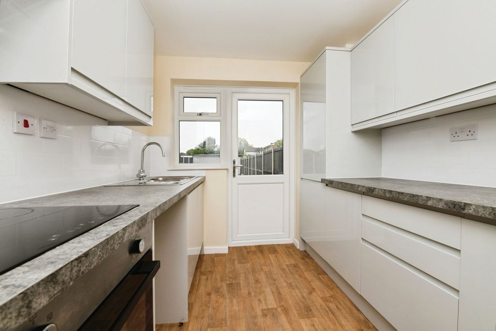 Property photo 3 of 16 Photo