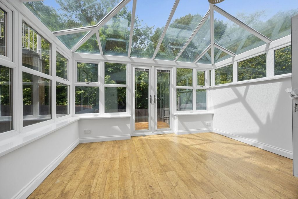 Property photo 2 of 35 Conservatory