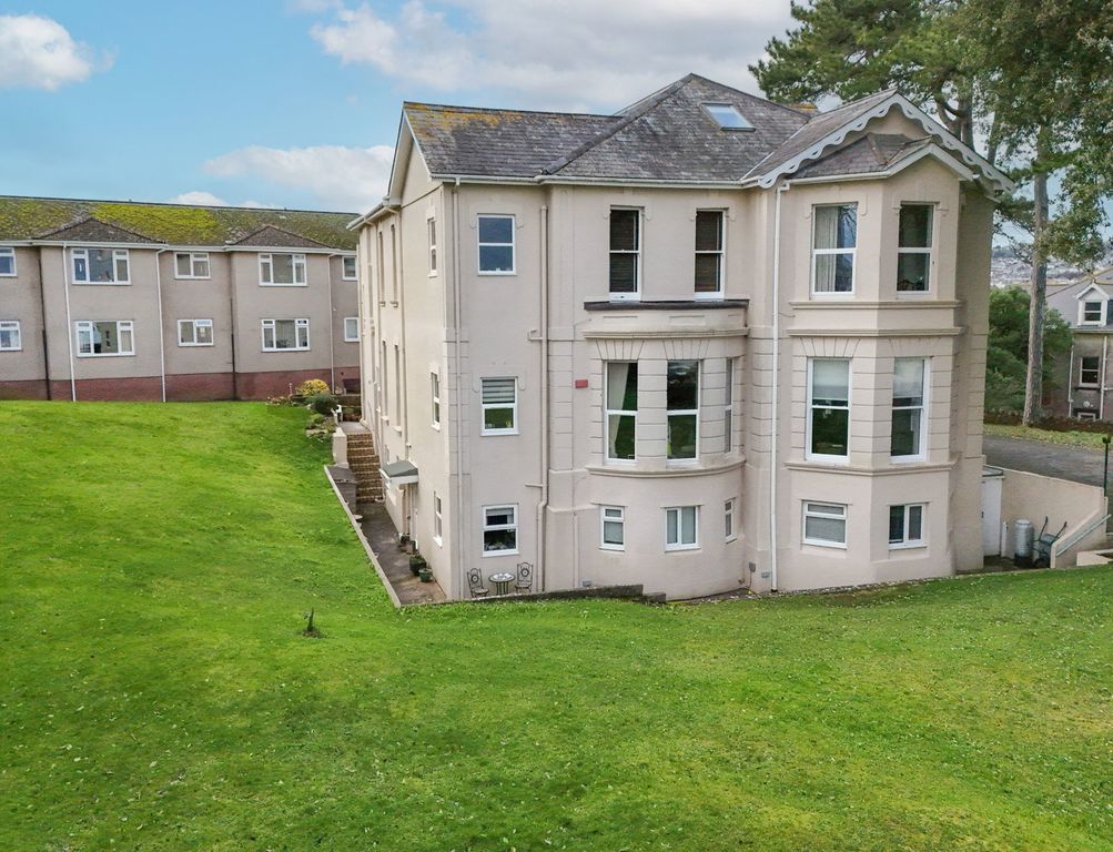 Property photo 2 of 18