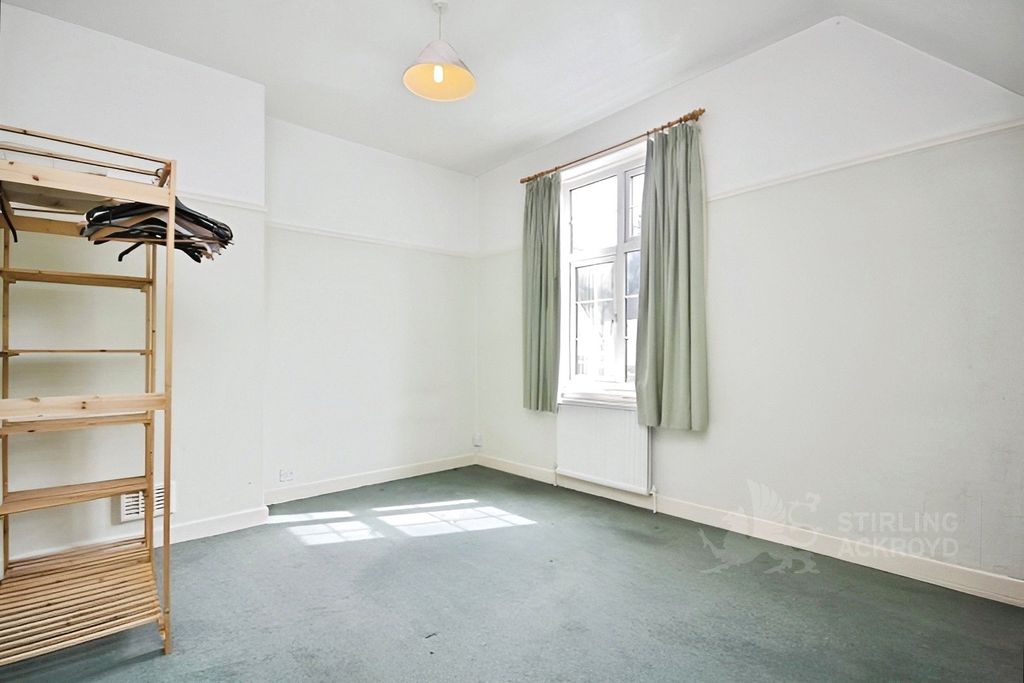 Property photo 3 of 8 Bedroom