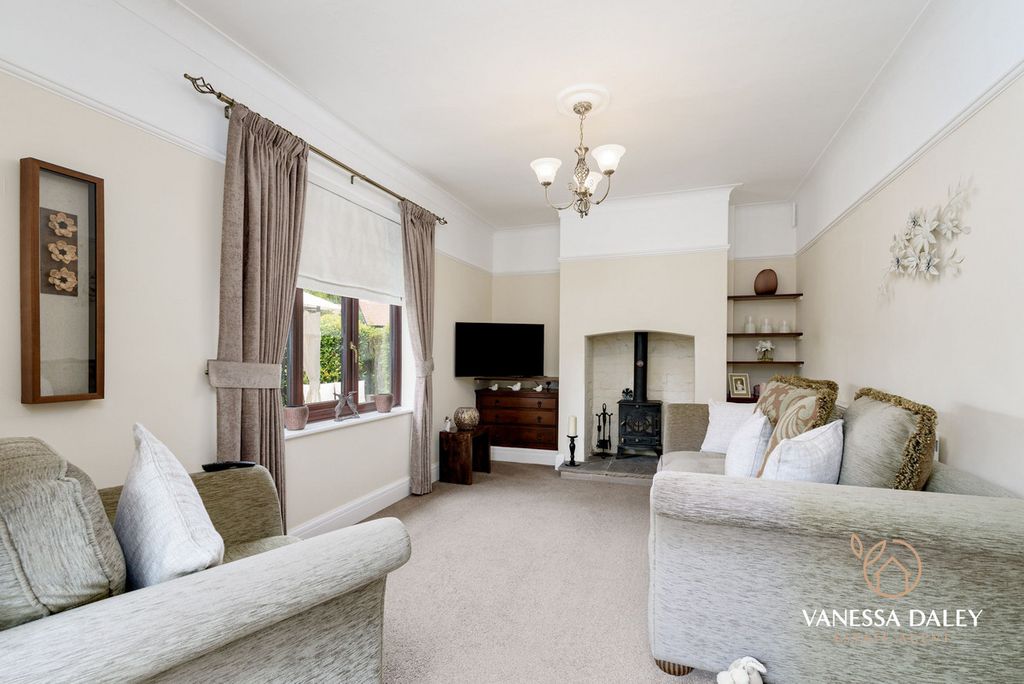 Property photo 2 of 47