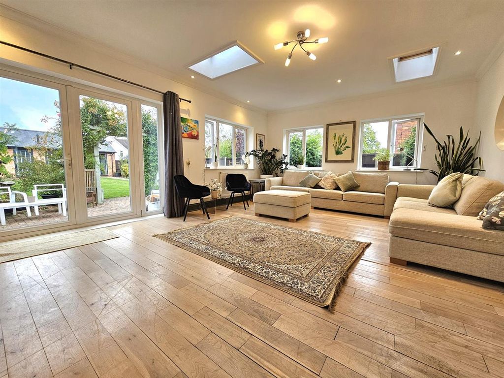 Property photo 2 of 18