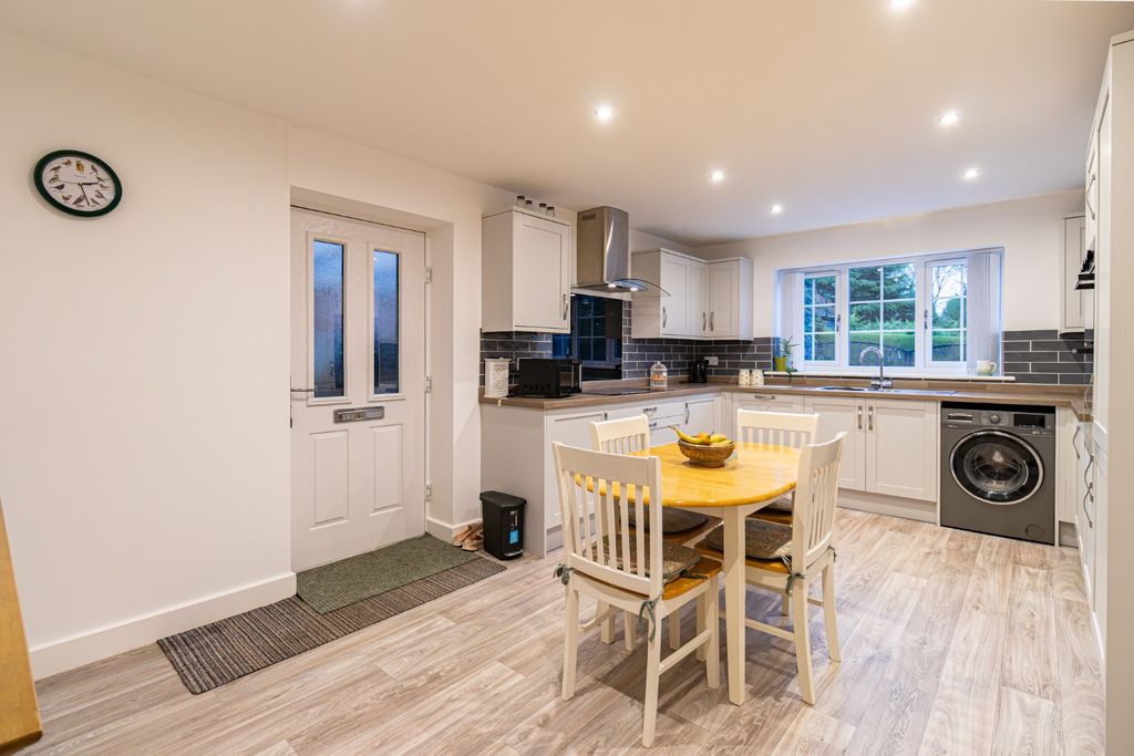 Property photo 2 of 21 3578244