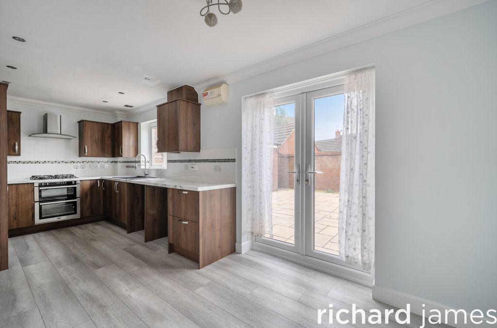 Property photo 3 of 13 Dadccf12Ec8d4F298d880ce0B7Fd42Ad