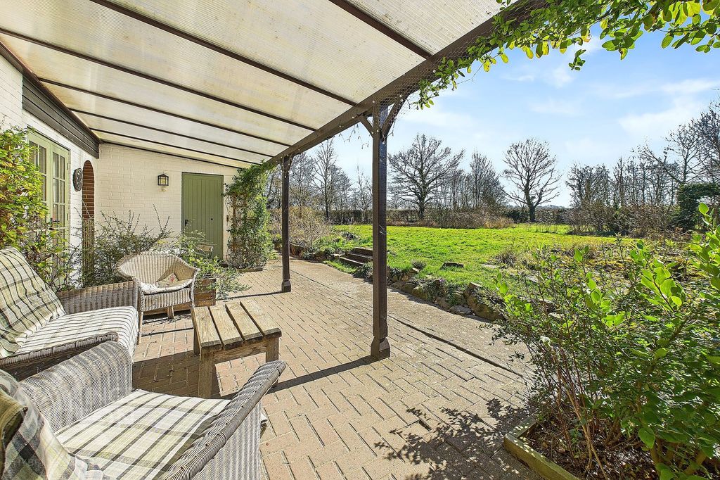 Property photo 2 of 34