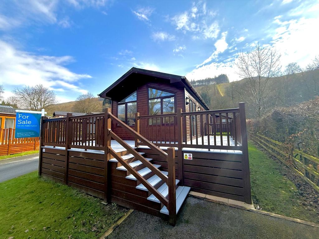 Property photo 1 of 7 Main Photo