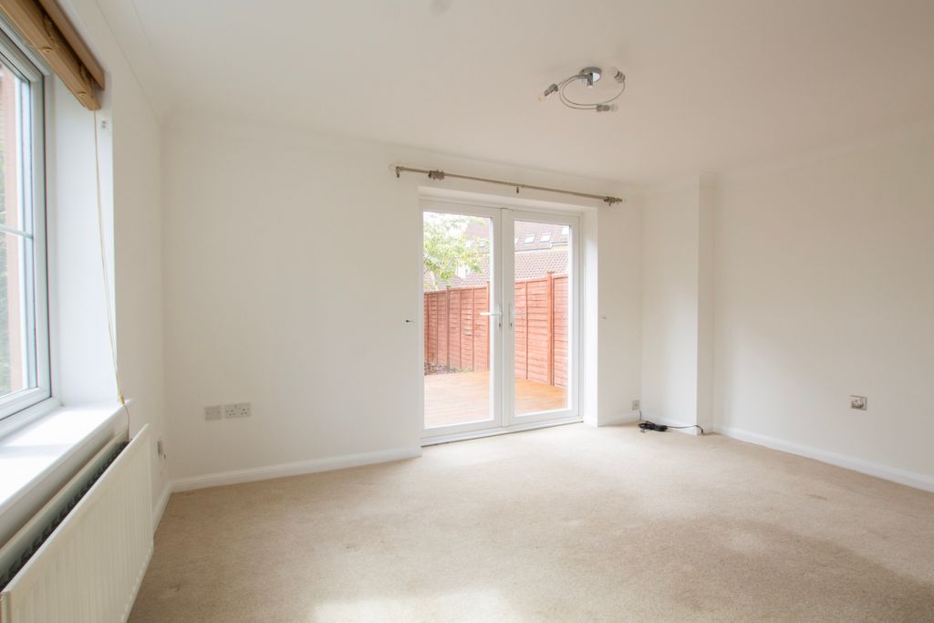 Property photo 3 of 12 Living Room