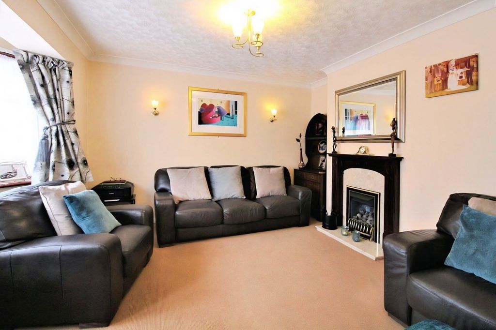 Property photo 2 of 9 Living Room